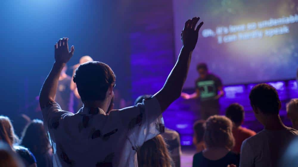 Our Go-To Shadow Settings For Worship Lyric Slides